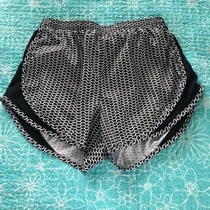 Nike Dri-Fit Black/White Patterned Running Shorts